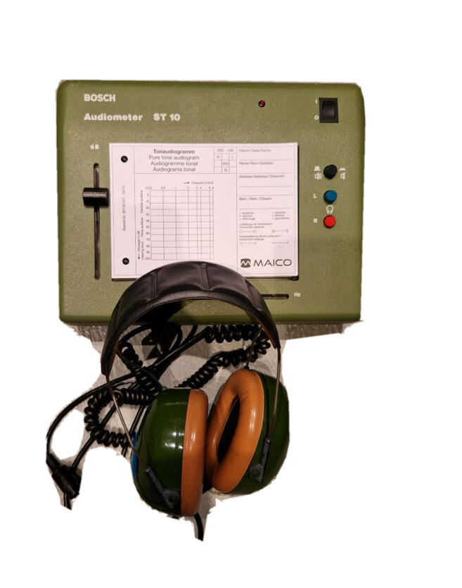 Audiometer Bosch Maico ST10 tested hearing test device TOP