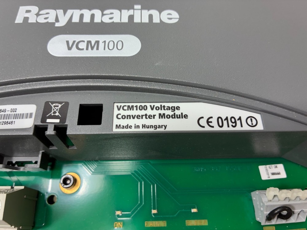 Raymarine VCM100 Voltage Converter E52091 For Digital Open Array Radar TESTED!