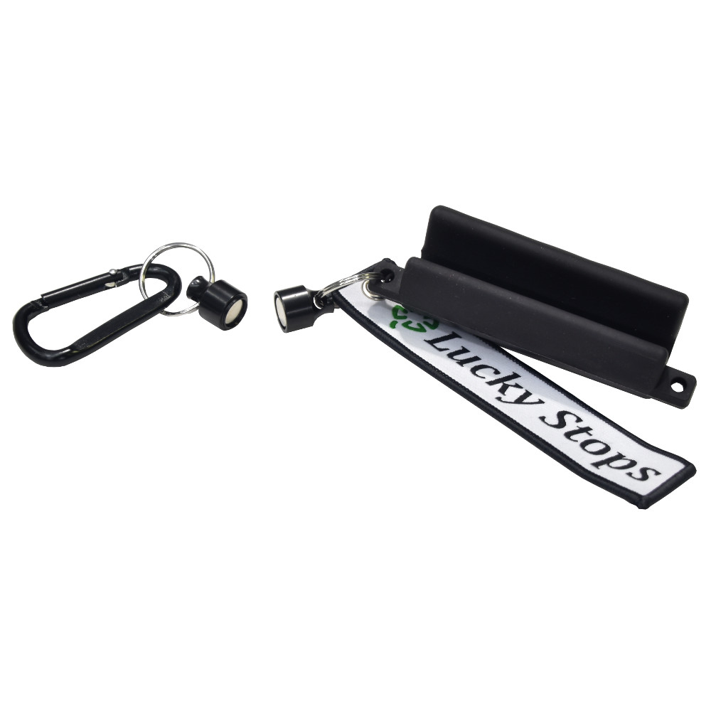 Arrow Puller with magnetic quick release & carabiner