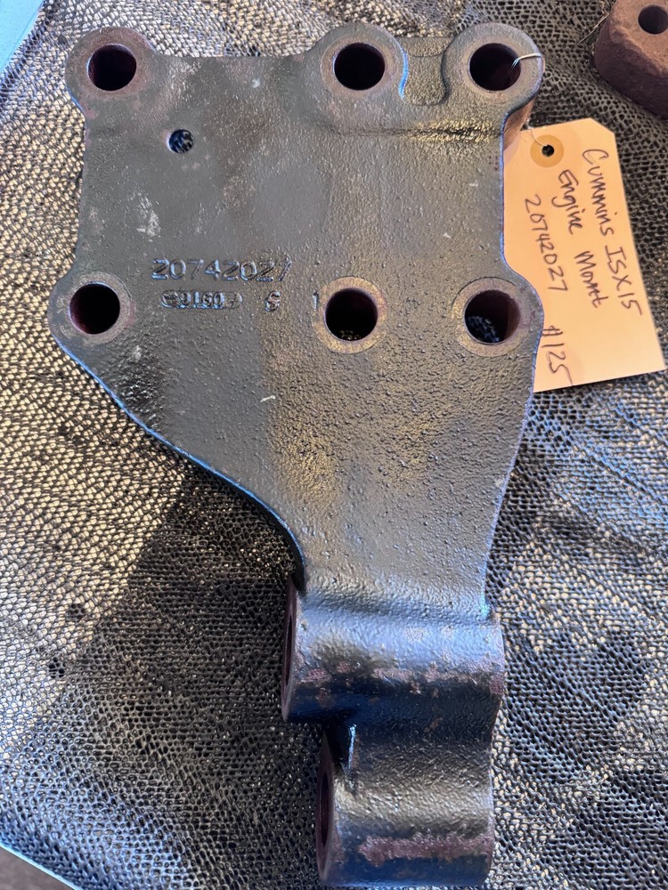 20742027 CUMMINS ISX 15 ENGINE MOUNT ENGINE