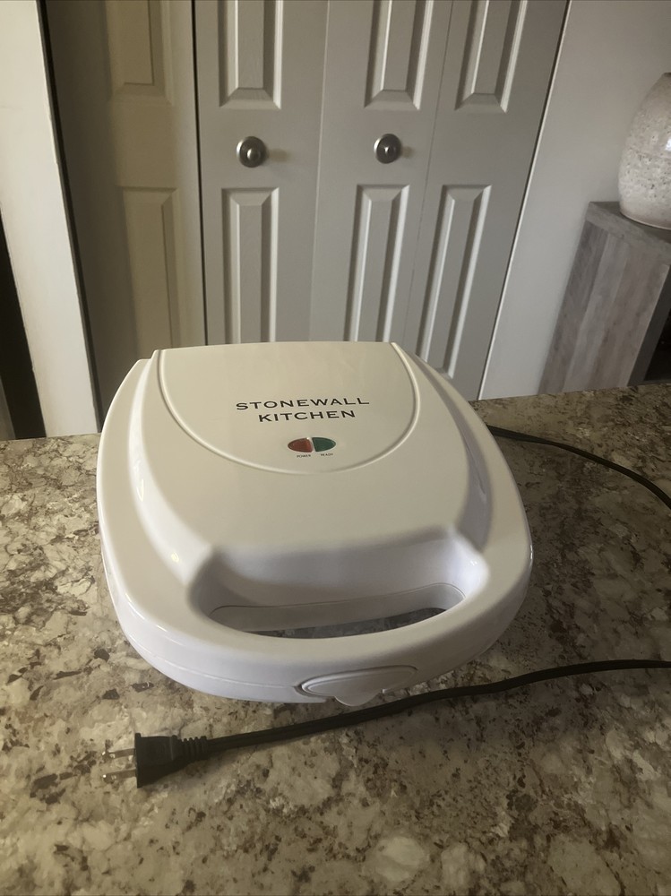 Stonewall Kitchen Doughnut Maker Excellent Preowned Condition FAST SHIP