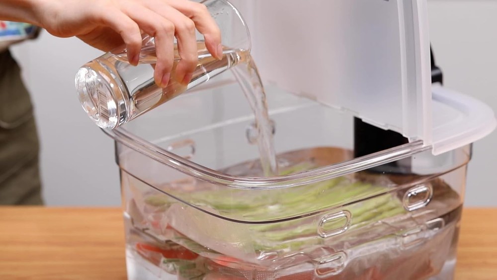 Versatile 12-Quart Sous Vide Container with Built-in Rack and Collapsible Hin...