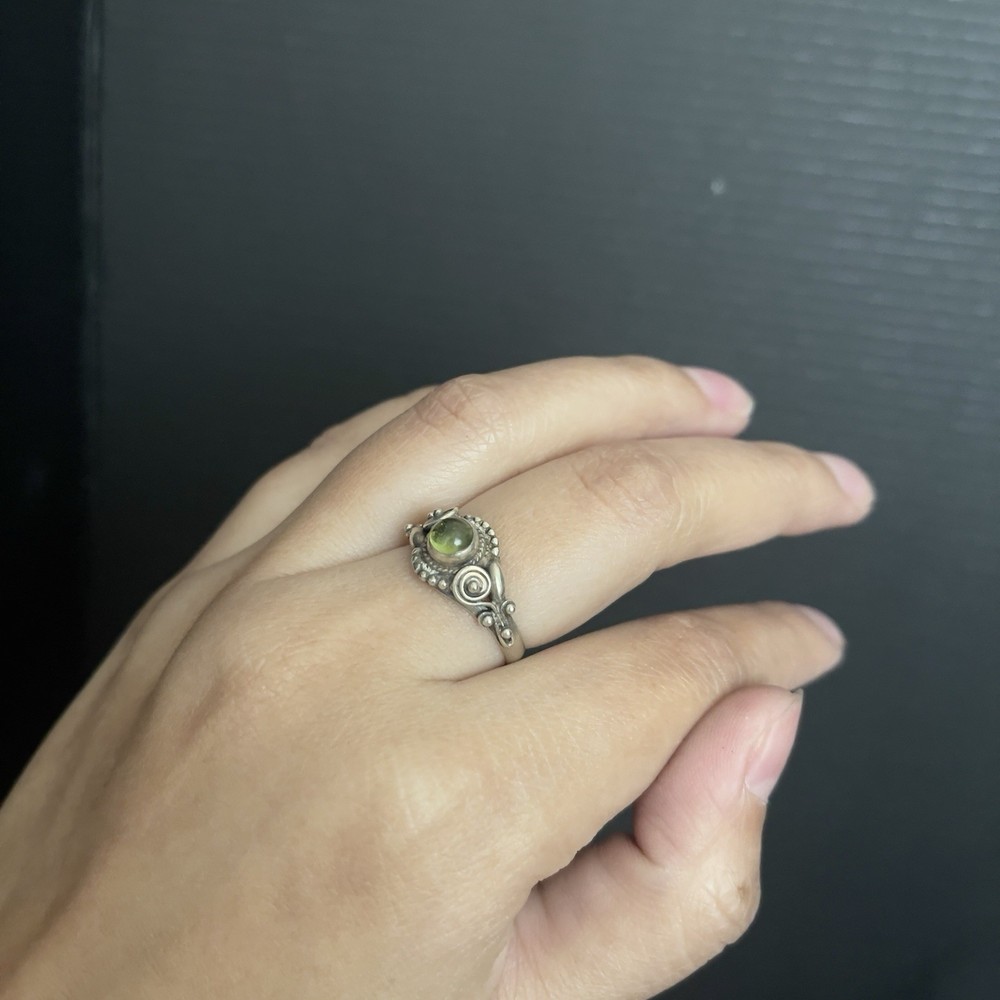 Sterling Silver Native Green Gem (maybe Peridot) Ring Size 6.25