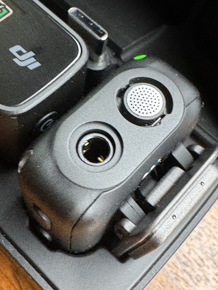 DJI Mic (2Tx, 1Rx + Charging Case) wireless lavalier microphone [OPEN BOX!]