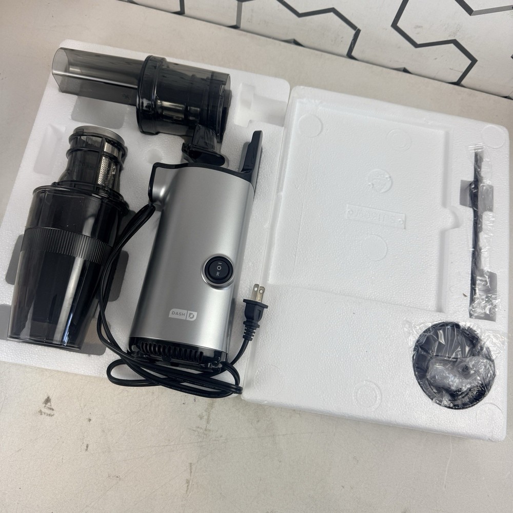 Dash Deluxe Compact Cold Press Power Slow Masticating Juicer Extractor