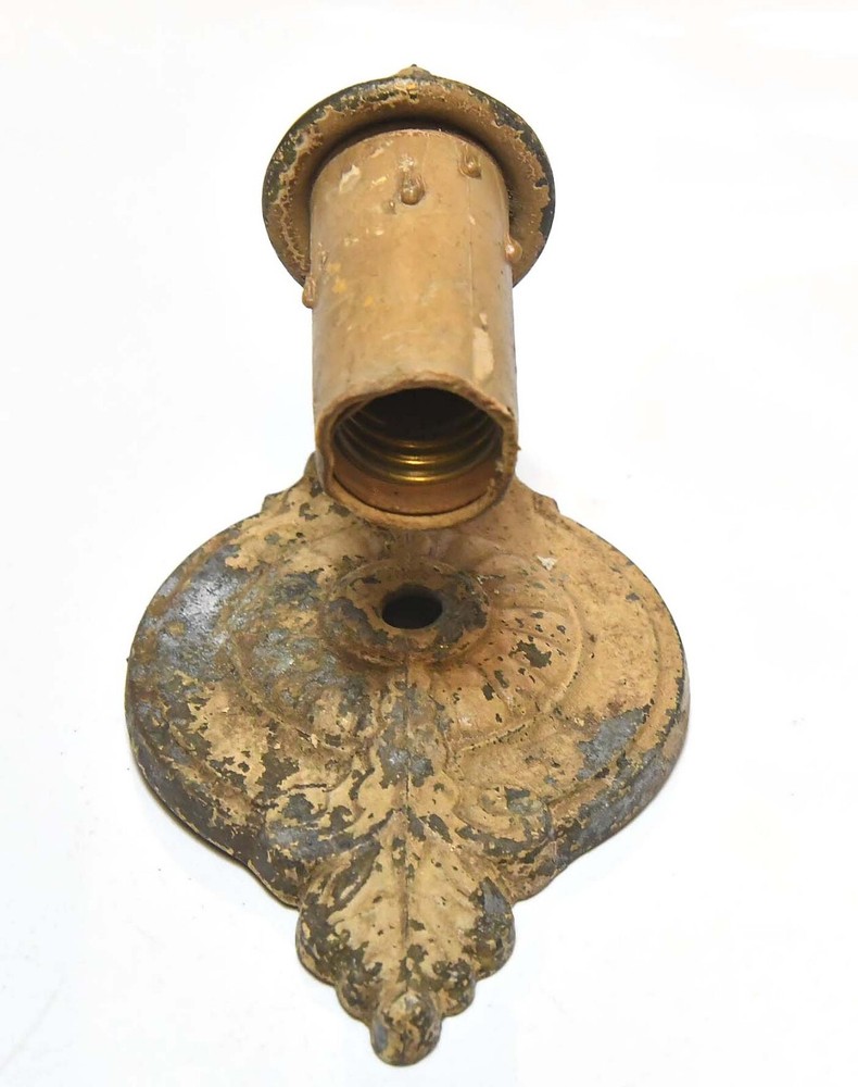 VINTAGE CAST METAL WALL SCONCE