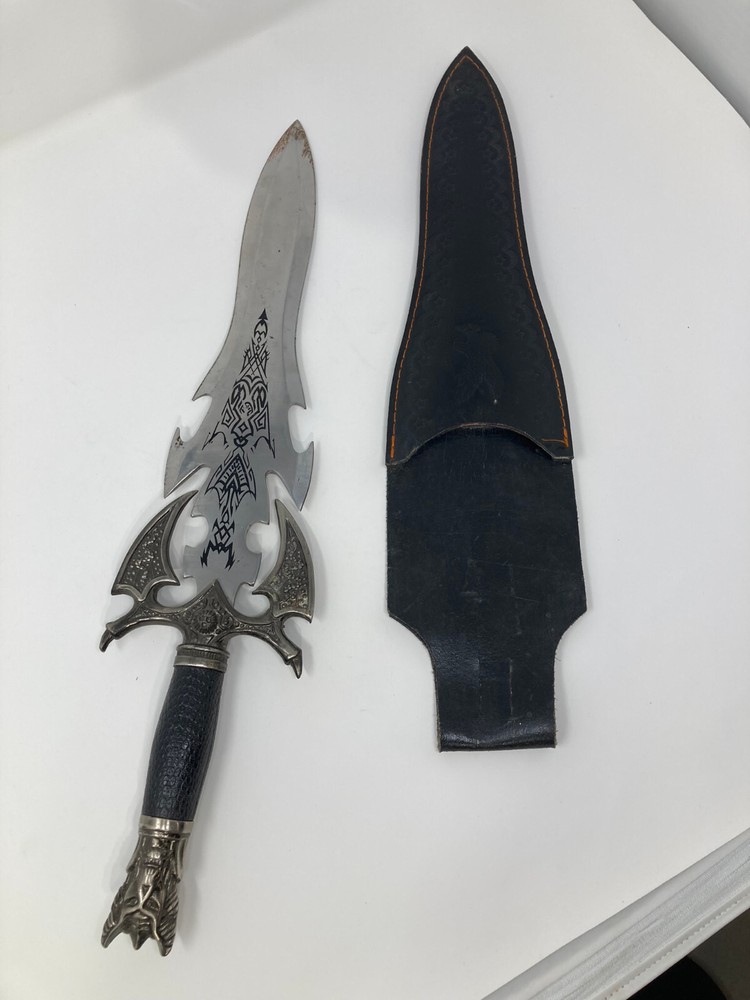 dagger knife