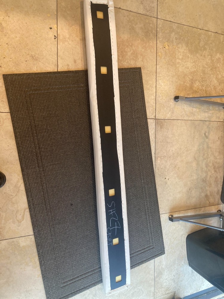 Seahunt 27 seat cushion side leaning hull