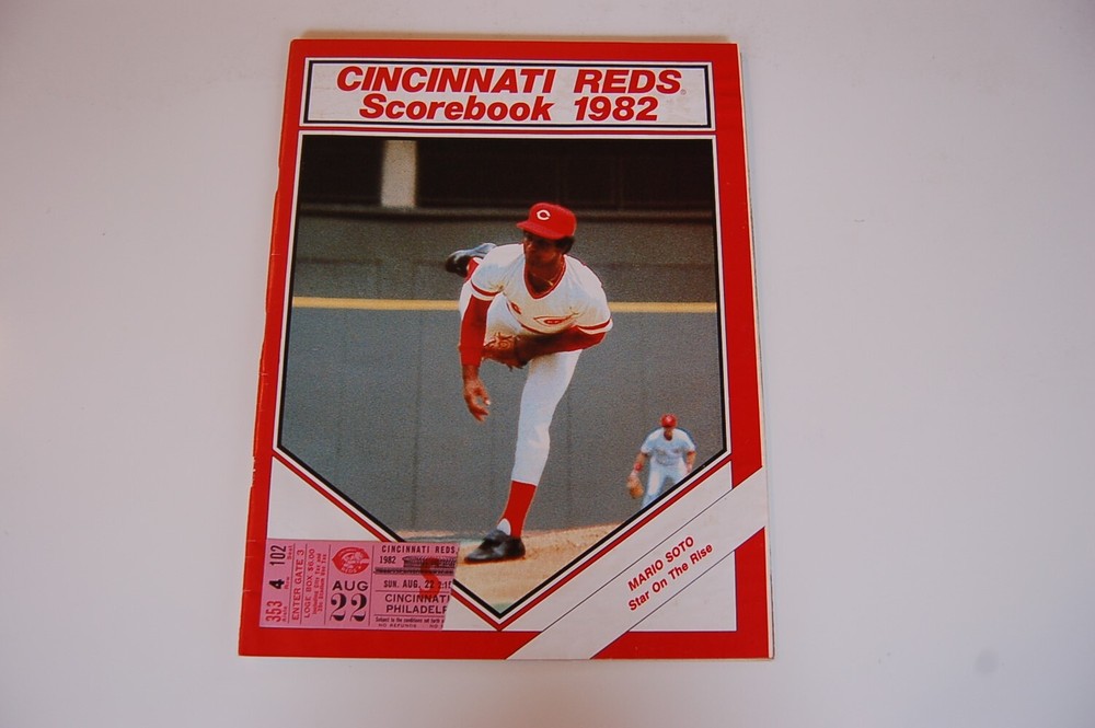 1982 Cincinnati Reds - Phillies Baseball Program + Ticket - Pete Rose 1 Hit
