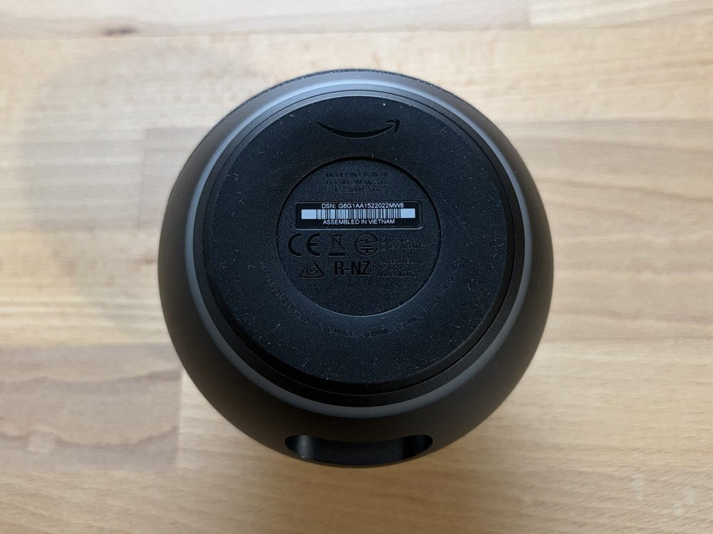 Amazon Echo Dot (4th Generation, Charcoal) w/ Charger [Pre-owned]