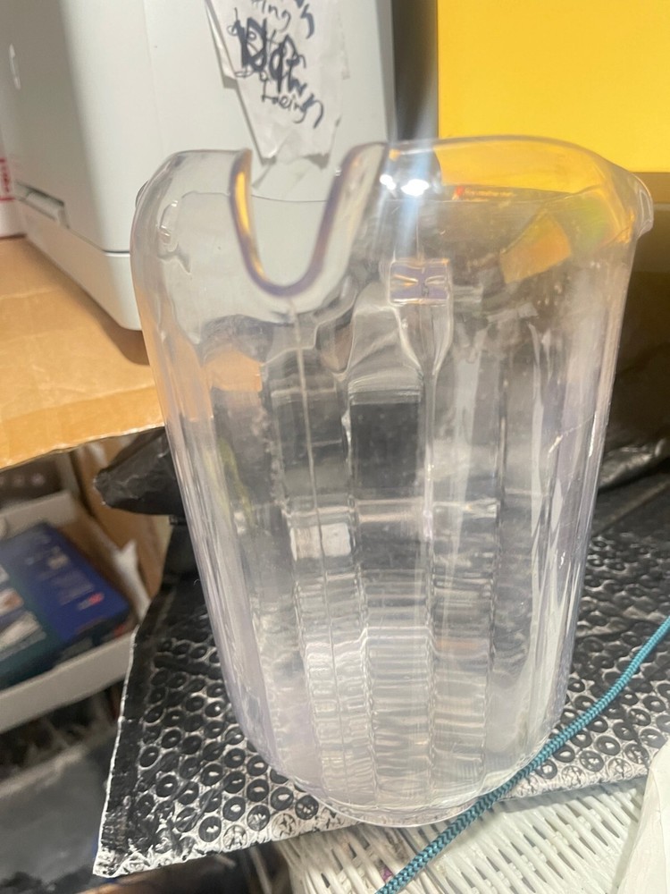 USED Thunder Group PLWP064CL 64 oz Clear Polycarbonate 3 Spout Water Pitcher (S)