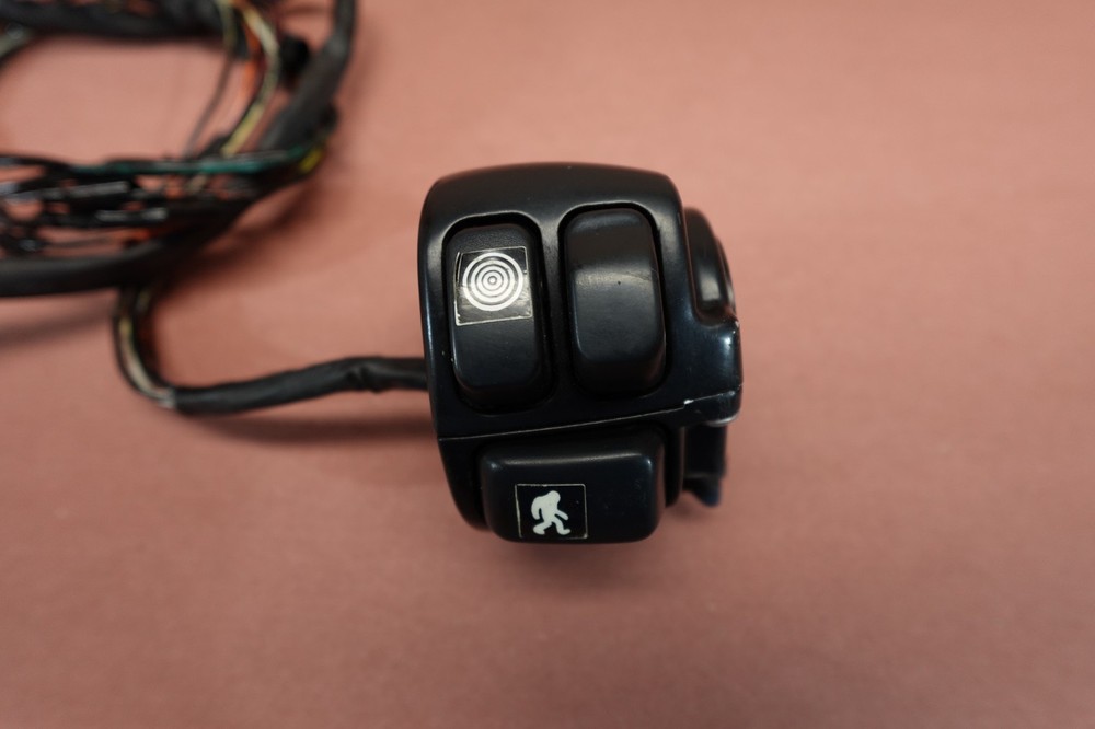 2000-2006 HARLEY-DAVIDSON FXSTB Right Handlebar Stop Start Kill Switch