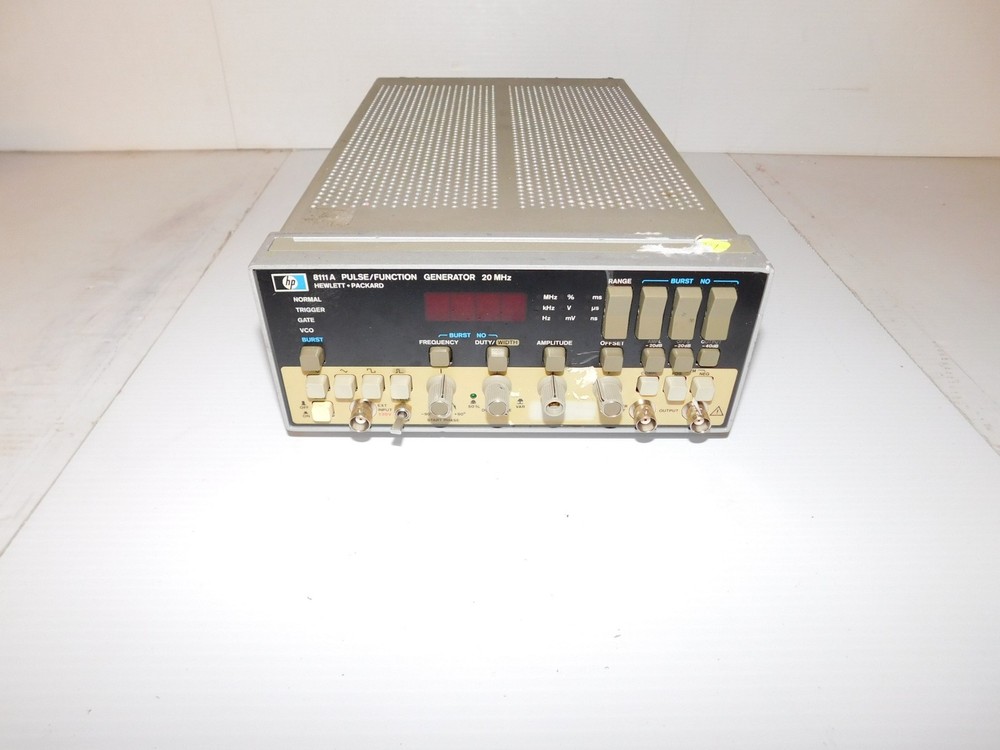 HEWLETT PACKARD 8111A PULSE/FUNCTION GENERATOR 20 MHZ (SML128)
