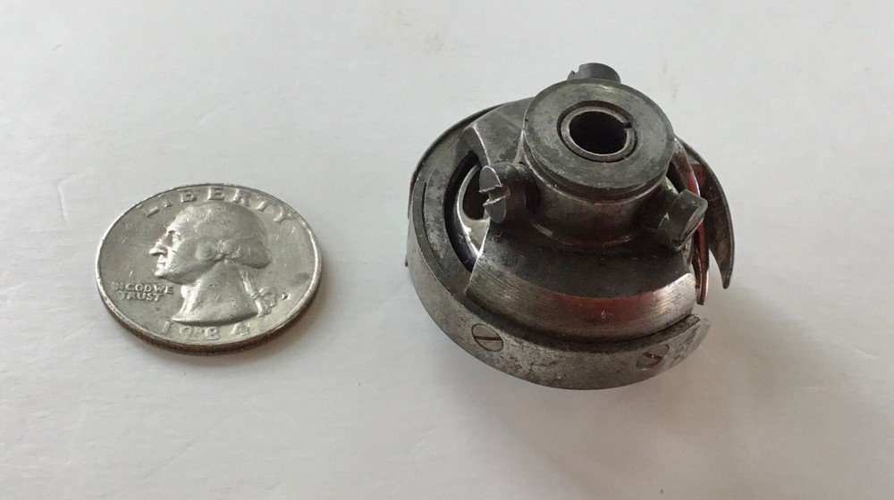Vintage Singer Simanco 40274 Rotating Hook Bobbin Case