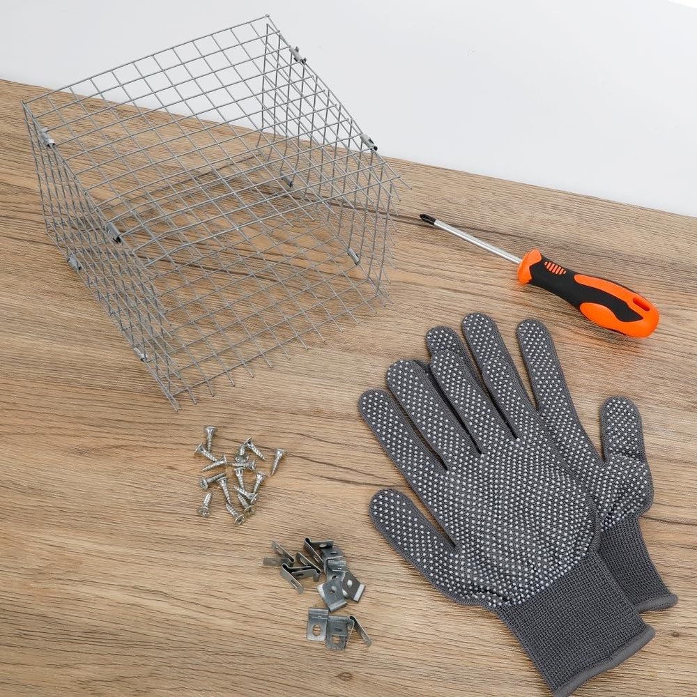 2 PCS Bluebird House Predator Guards Metal Mesh Hole Protector Square