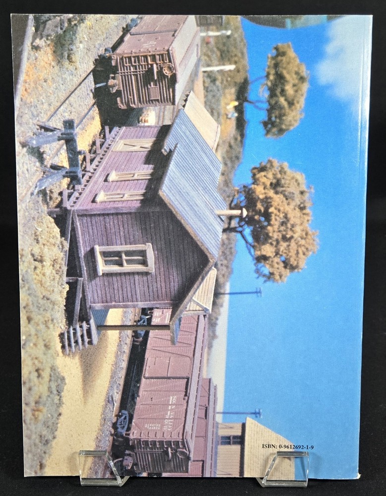 The N Scale Model Railroading Manual - EUC