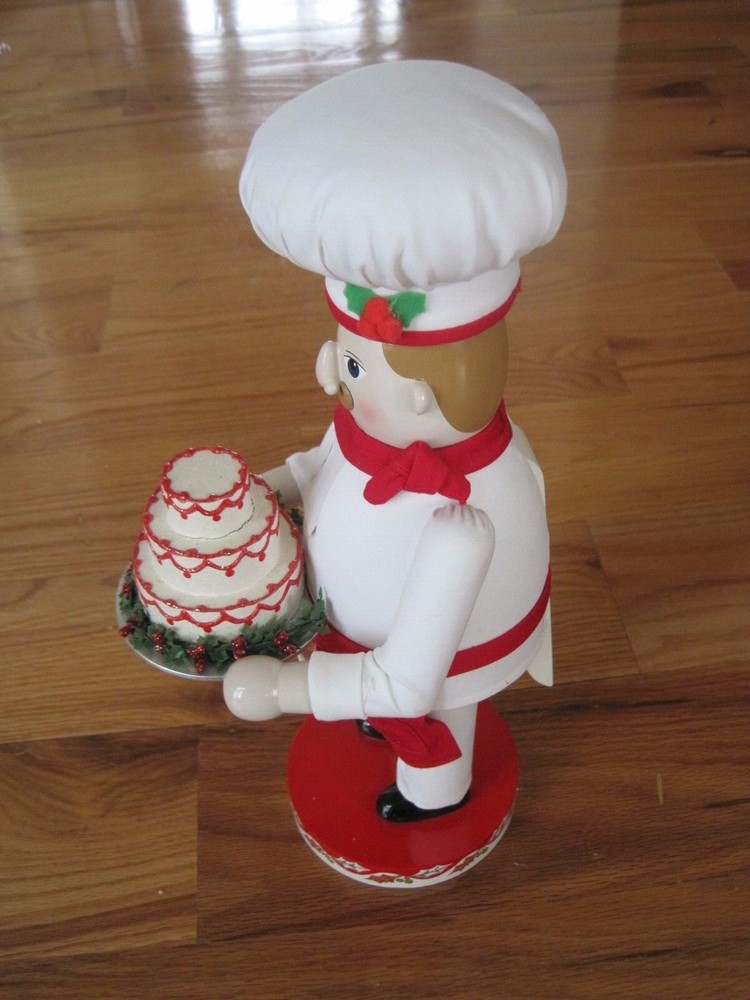 Nutcracker Village 2005 Baker 14" No Box