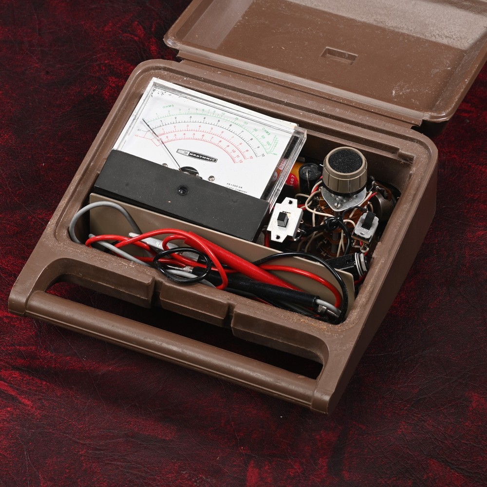 Vintage Heathkit Utility Solid State Voltmeter Model IM-17 in Original Case