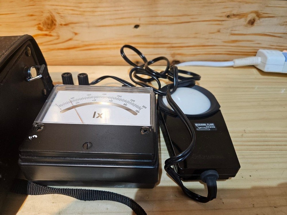 YOKOGAWA illuminance meter Japan