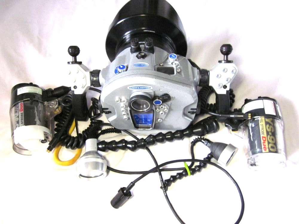 TITAN LIGHT & MOTION PRO SCUBA DIVING CAMERA  EQUIPMENT