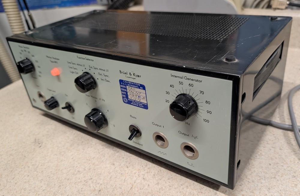 Bruel & Kjaer B&K Motion Analyzer Model 4911 With Strobe