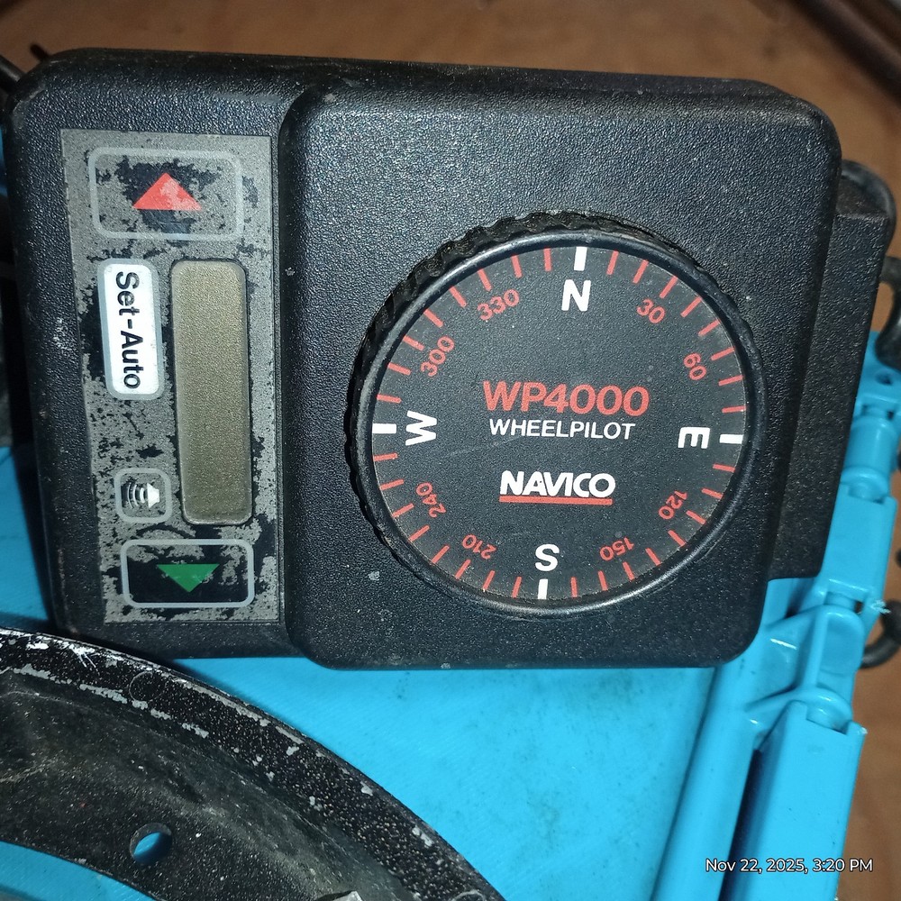 3 Wheel Auto Pilots 2 WP5000 & 1 WP4000