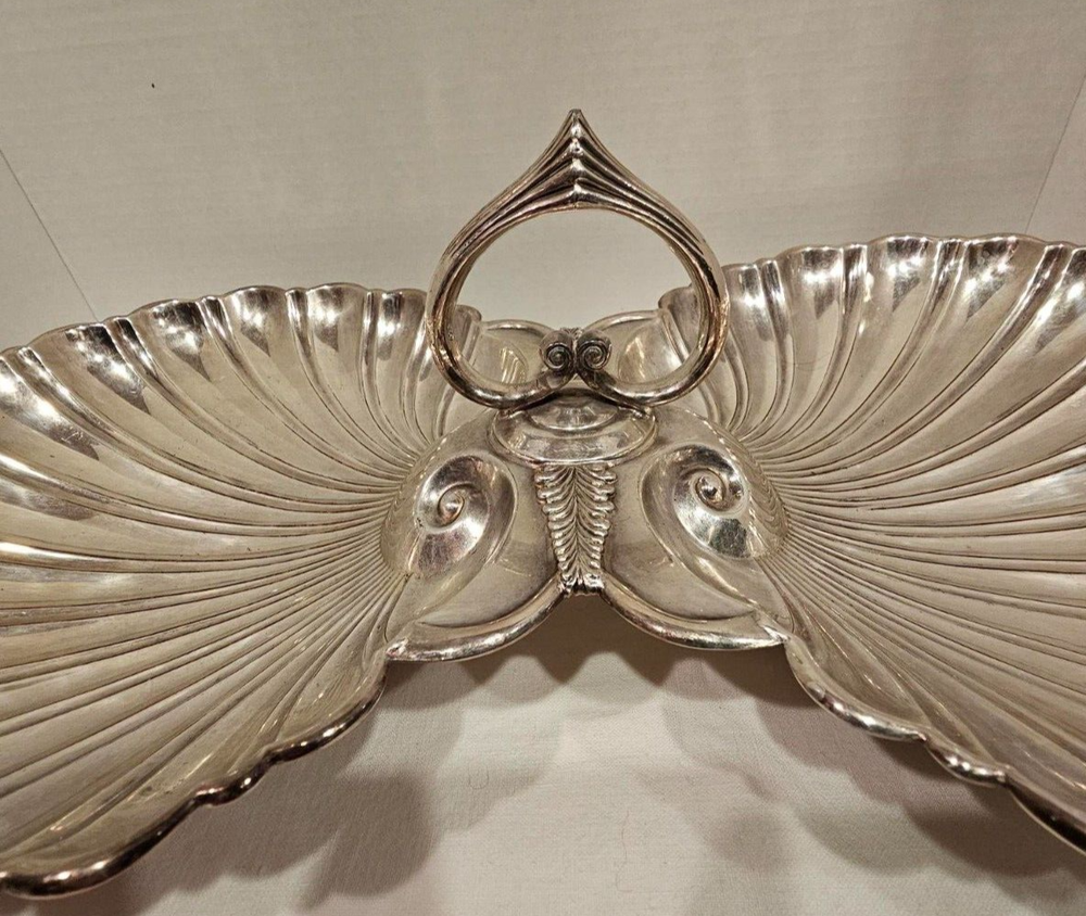 1922 AESTHETIC MIDCENTURY FISH & SHELL LG SOLID BUFFET SERVER CRESCENT SILVER
