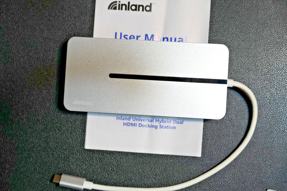 COMPUTER DOCKING STATION  - CONNECTS 8 ITEMS TO A COMPUTER- USB 3.2, Thunderbolt