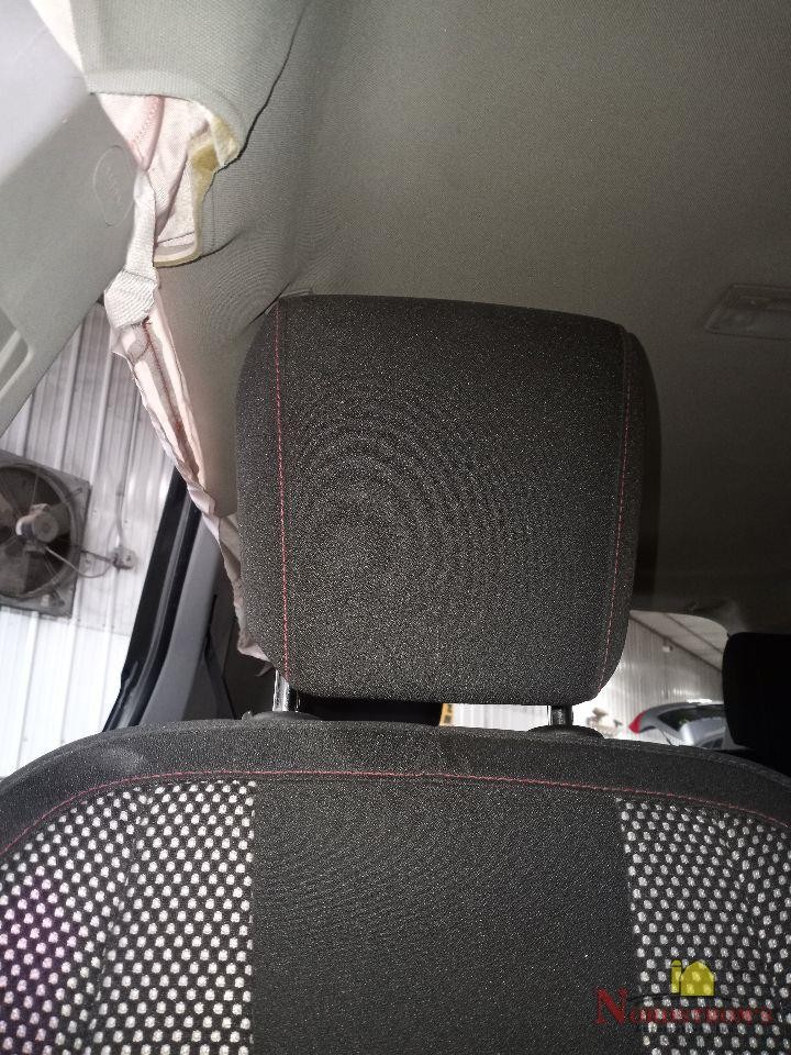 2011 Chevy Equinox Passenger Front Headrest Only Black Cloth
