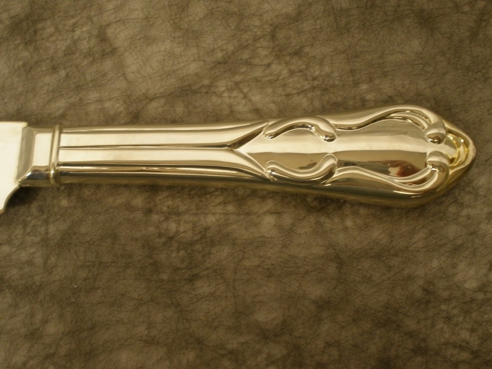 ROYAL LIMITED SILVERPLATE CAKE KNIFE IN BOX