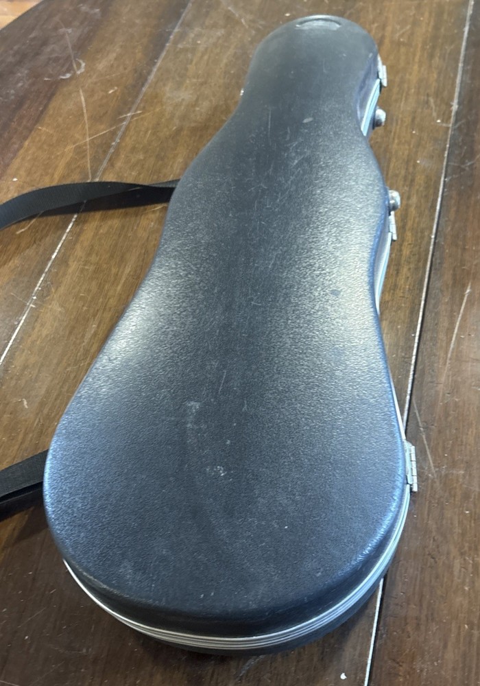 3/4 Scale Unbranded Molded Hard shell Violin Case