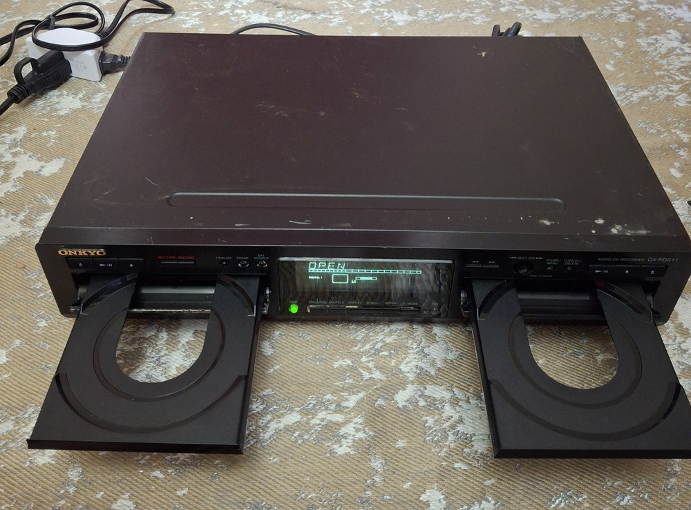 Onkyo DX-RD511 Audio CD Recorder Digital Dubbing Dual Deck *READ* Powers On