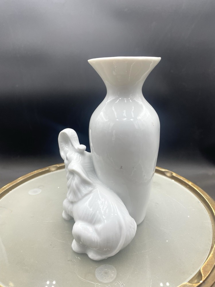 1981 Beachcombers Intl. 6” Ceramic Elephant Vase VG