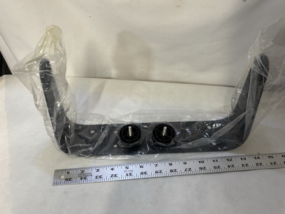 Garmin 2010c 2210c 3010c 3210c Mounting Bracket and Knobs New Opened Box