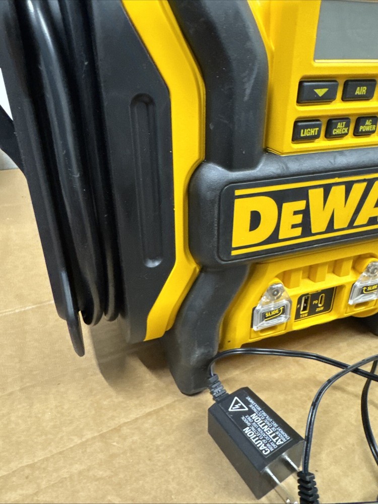 DEWALT Portable Power 2000 Peak Amp Jump Starter w/Digital Compressor