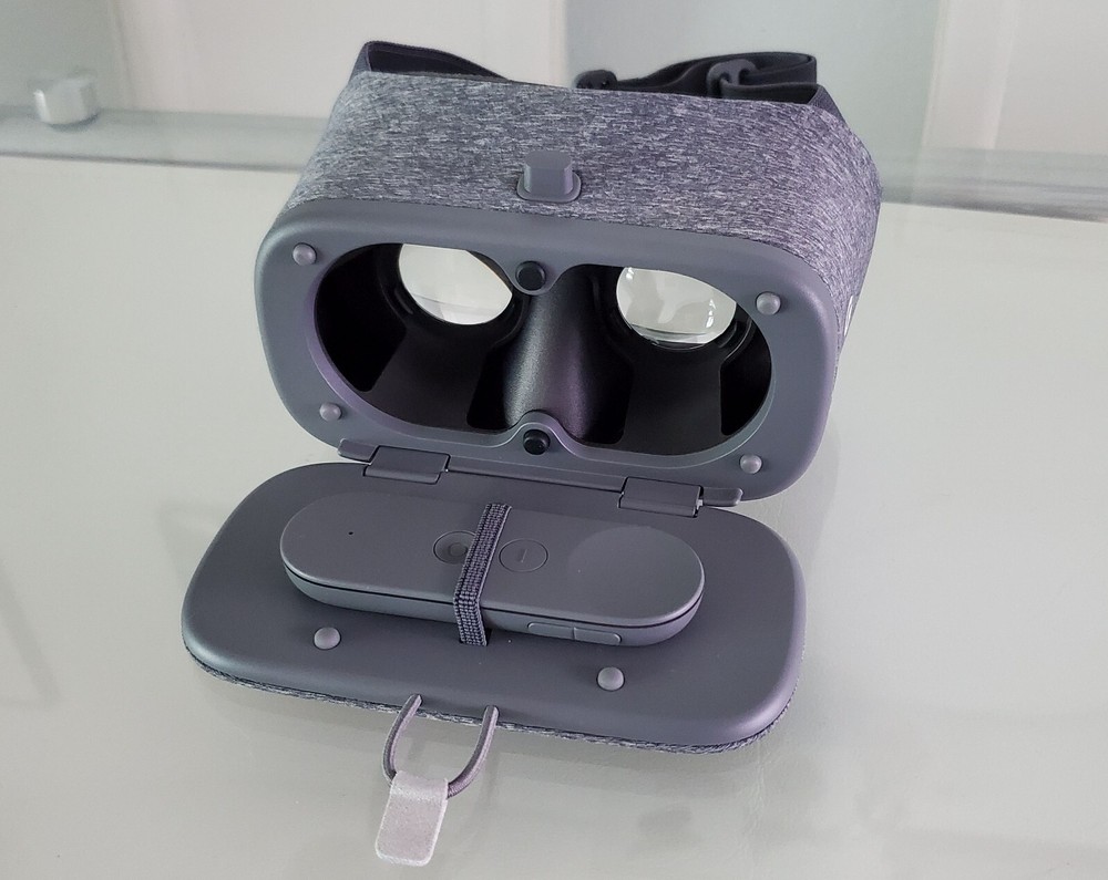 Google Daydream View - VR Headset model D9SHA Controller model D9SCA