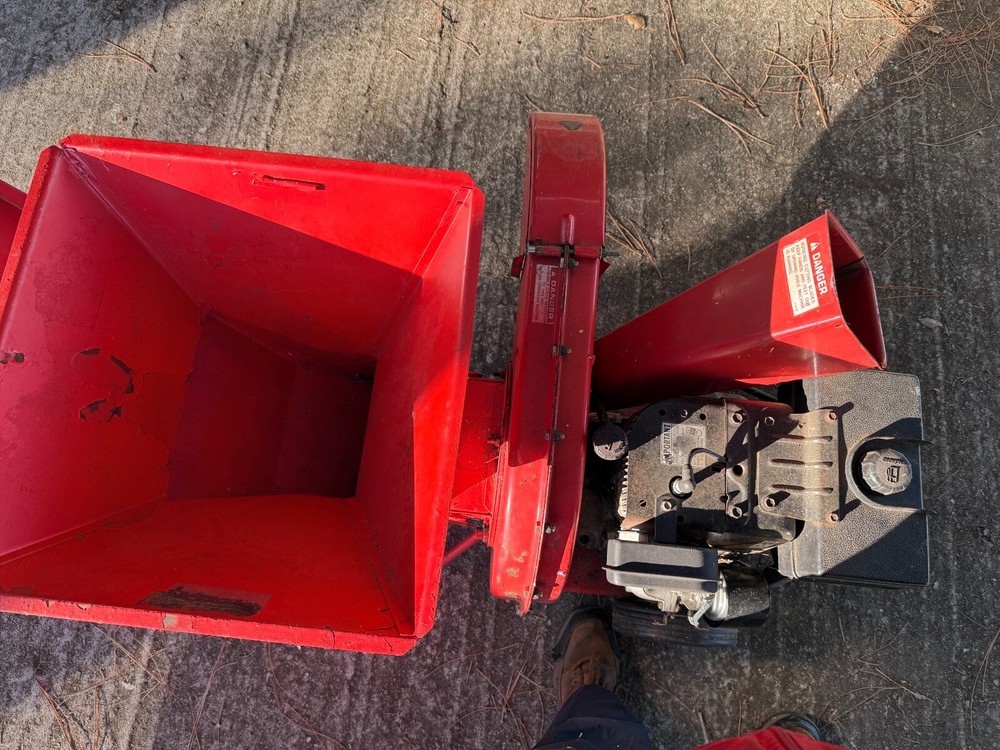 mtd yard machines 8 hp chipper shredder