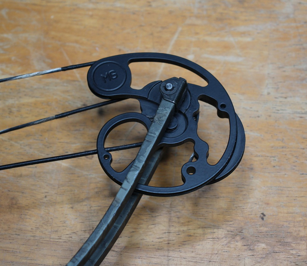 Genesis Mini Compound Bow Arrows Used