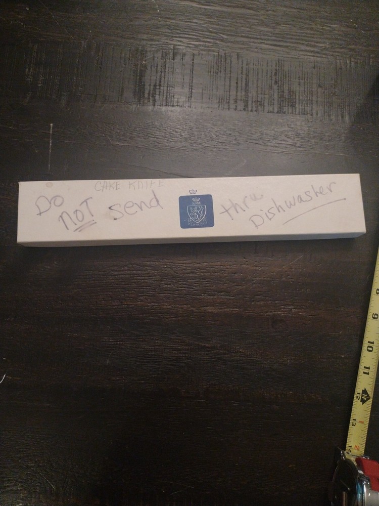 K & M Cake Knife
