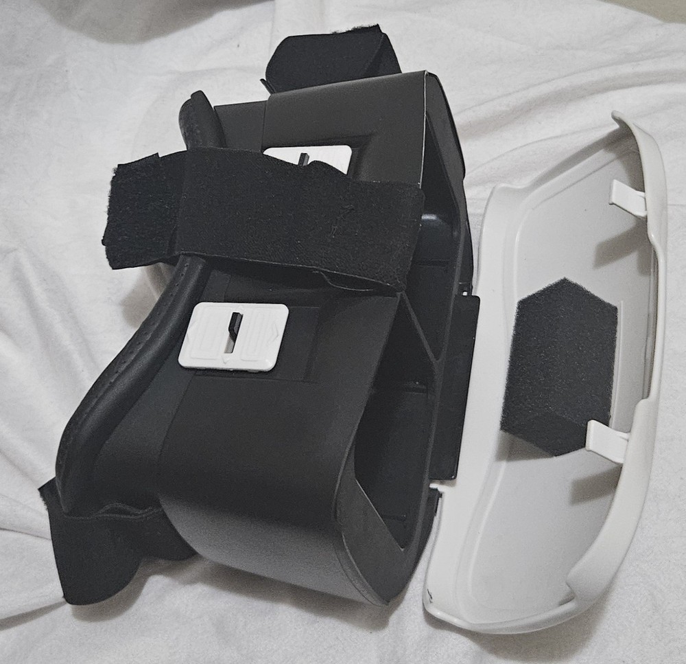 ONN White Virtual Reality VR Smartphone Headset for Apple or Android