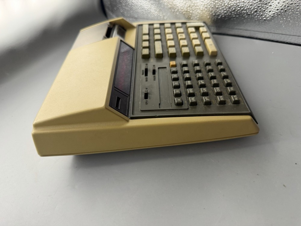 NICE VINTAGE HEWLETT PACKARD 97 CALCULATOR UNTESTED UNIT ONLY