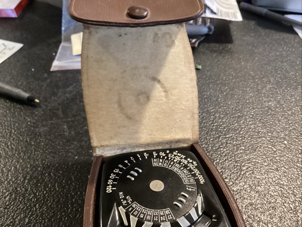 VintageEOS Light Meter With Leather Case lgreat condition