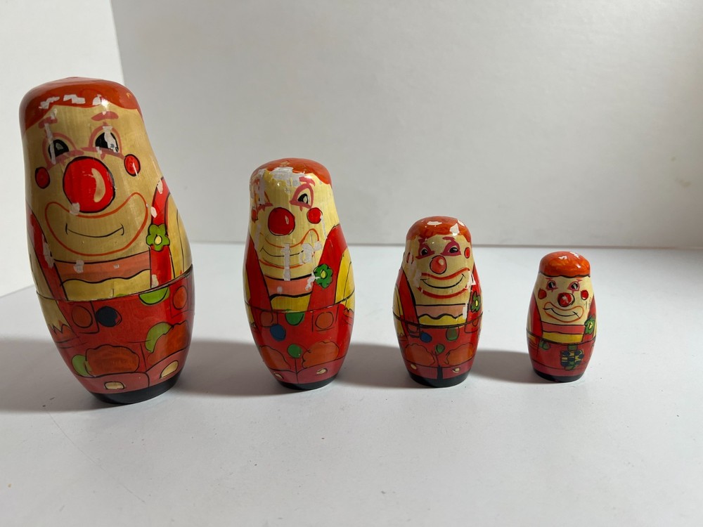 Nesting Clowns