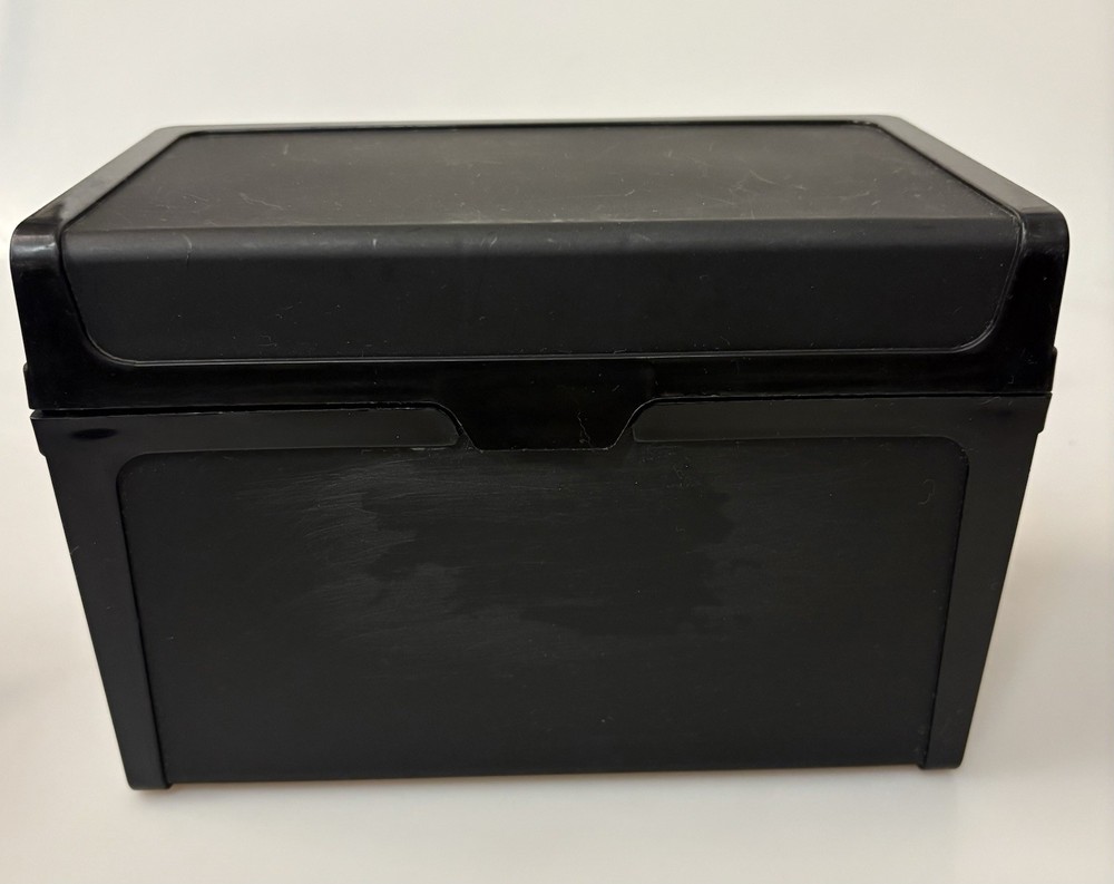 BLACK PLAYING CARD STORAGE CASE HARD SHELL • EXCELLENT CONDITION