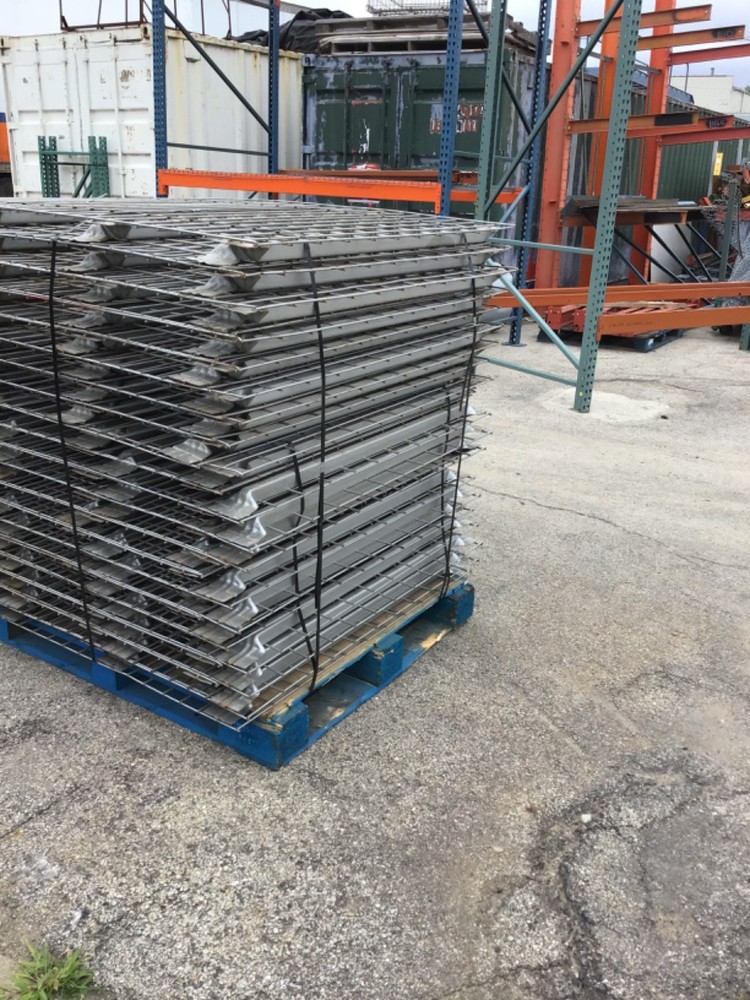 Flanged Wire Decking for Pallet Racking 45" x 70"