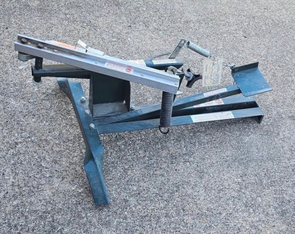 Trius 1-Step Clay Target Thrower -Good condition