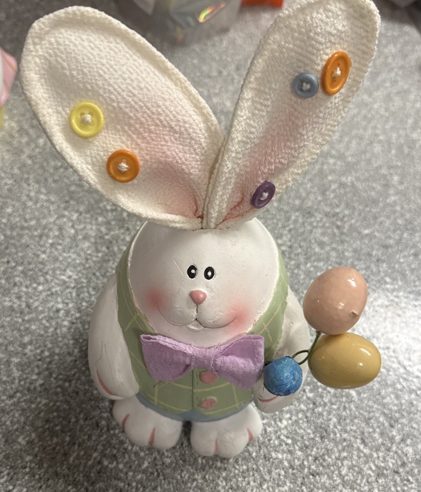 Set Of 3 Ceramic Easter bunny Ceramic Figurines,#39