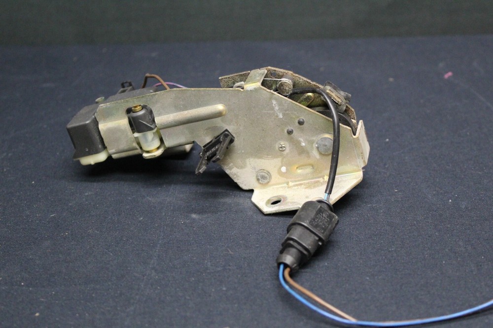 2003 - 2010 PORSCHE CAYENNE REAR HATCH LOCK LATCH OEM