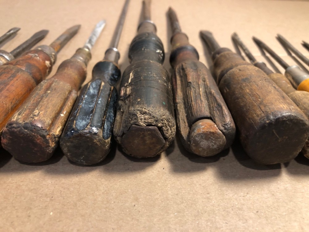 Vintage Wood Handle Screwdrivers 13 pieces