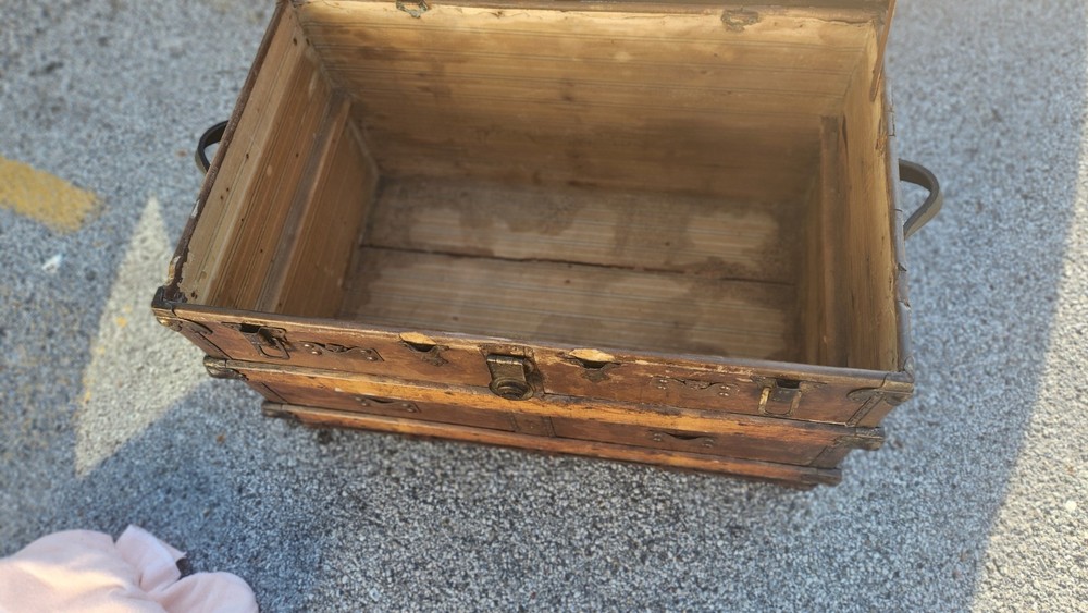 antique trunks chests 1800s